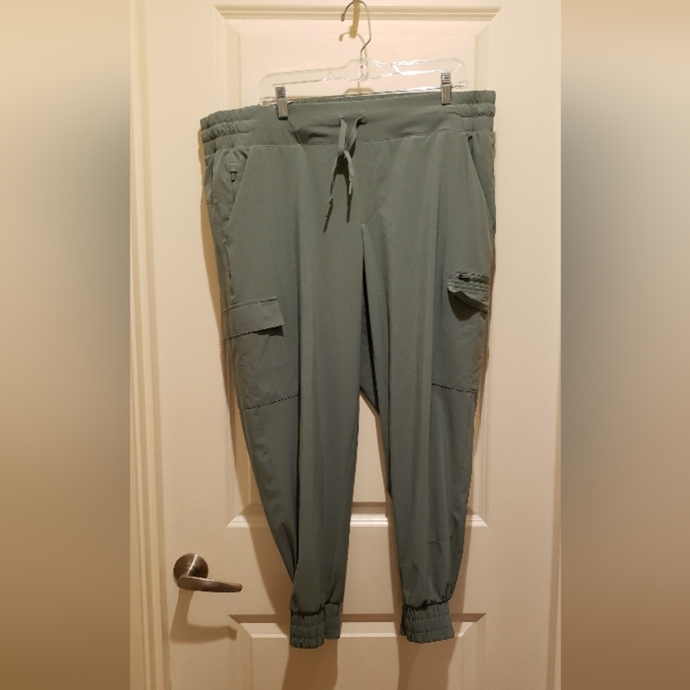 All In Motion Women's Sage Green Cargo Joggers
